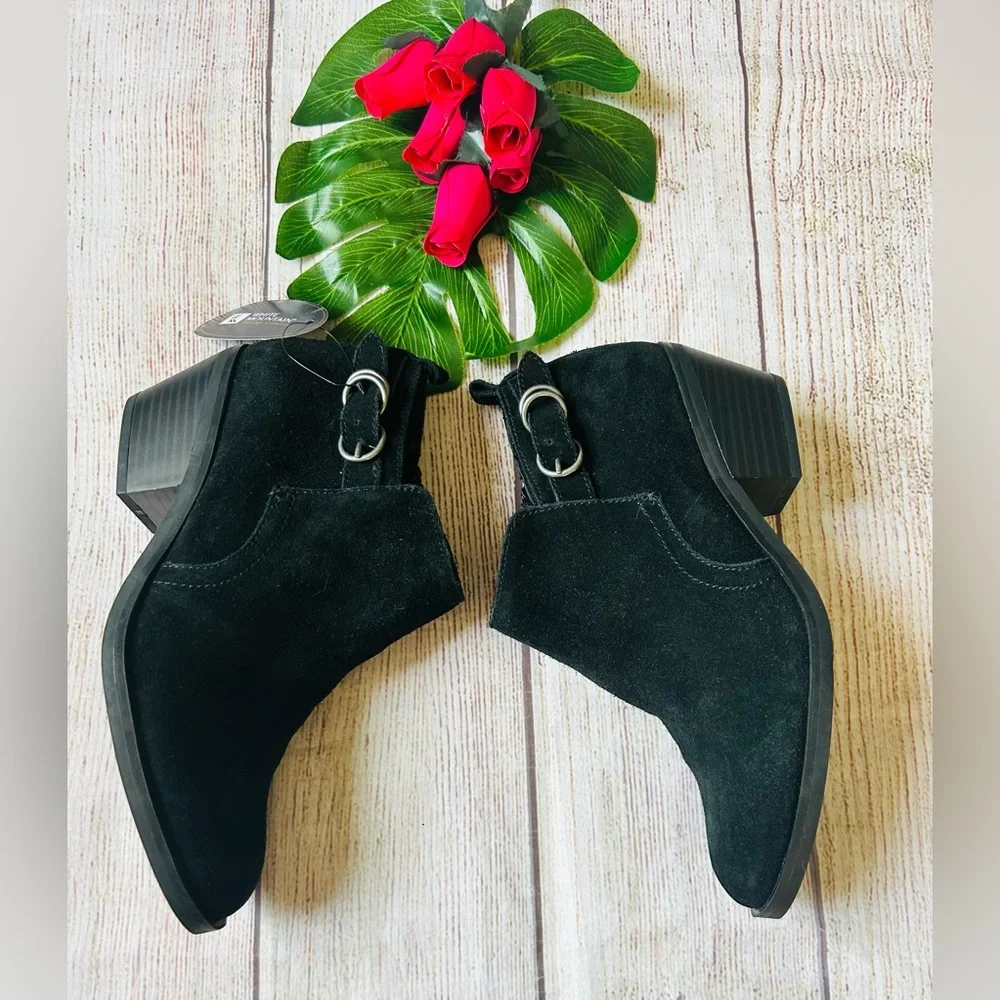 White Mountain Sadie Women’s Black Suede Western Buckle Booties Size 7.5